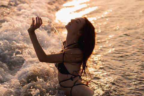 Ensaio fotográfico feminino na praia em Guilhermina - Praia Grande, SP'