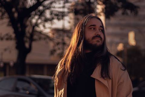 Ensaio fotográfico masculino em estilo cinematográfico na cidade de Campinas feita por fotógrafo profissional Fernando Freire, residente na baixada santista.'