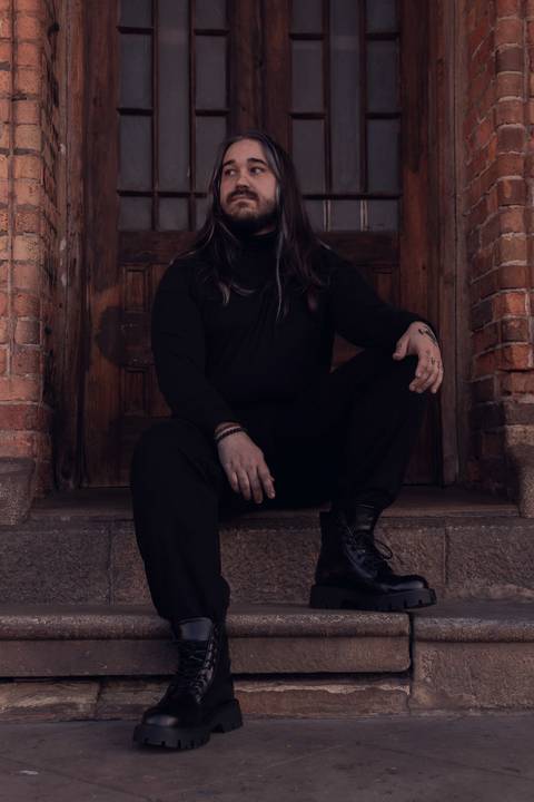 Ensaio fotográfico masculino em estilo cinematográfico na cidade de Campinas feita por fotógrafo profissional Fernando Freire, residente na baixada santista.'