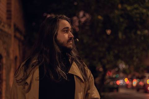 Ensaio fotográfico masculino em estilo cinematográfico na cidade de Campinas feita por fotógrafo profissional Fernando Freire, residente na baixada santista.'