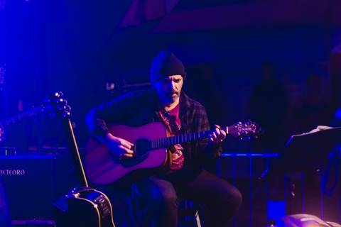 Fotografia de eventos na Praia Grande. Sexta Musical no bairro Guilhermina, foto profissional por Fernando Freire, banda e emoção com muito rock.'