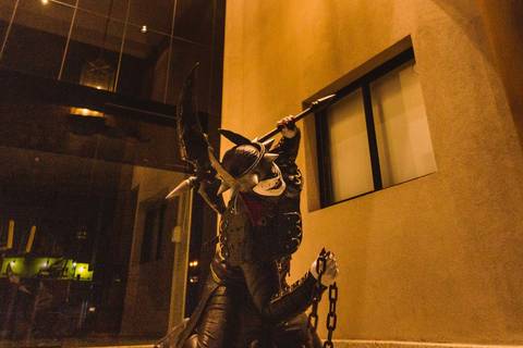 Ensaio fotográfico de cosplay do Batman que Ri, feito em Praia Grande, SP, na baixada santista. Foto profissional por Fernando Freire, na vida noturna do bairro Canto do Forte, entre avenida Marechal Mallet e Avenida Paris.'