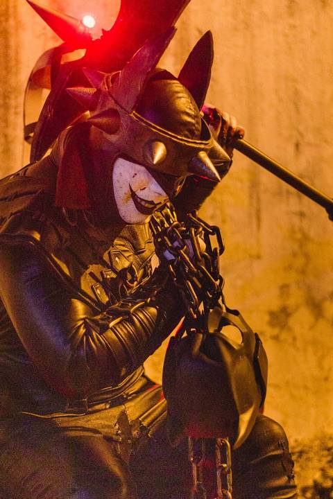 Ensaio fotográfico de cosplay do Batman que Ri, feito em Praia Grande, SP, na baixada santista. Foto profissional por Fernando Freire, na vida noturna do bairro Canto do Forte, entre avenida Marechal Mallet e Avenida Paris.'