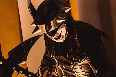 Ensaio fotográfico de cosplay do Batman que Ri, feito em Praia Grande, SP, na baixada santista. Foto profissional por Fernando Freire, na vida noturna do bairro Canto do Forte, entre avenida Marechal Mallet e Avenida Paris.'