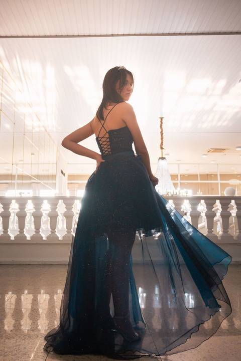 Ensaio pessoal feminino de aniversário de 15 anos no Palácio das Artes em Praia Grande, SP - Baixada Santista. Ensaio de atitude, personalidade e alternativo, pelo fotógrafo profissional Fernando Freire, atendendo toda região de Santos.'