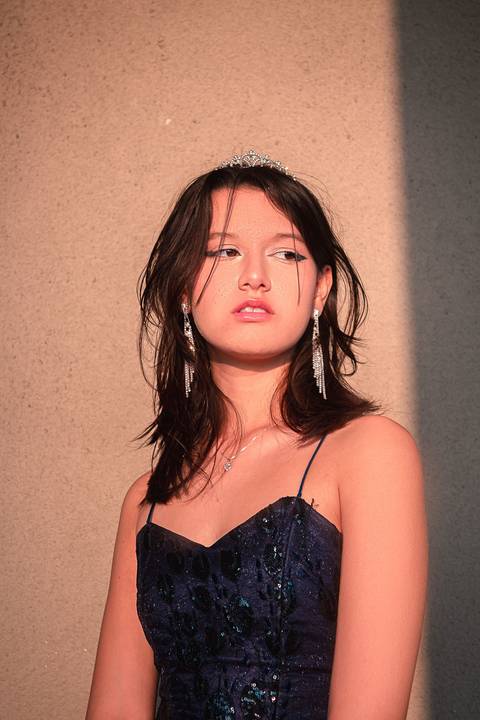 Ensaio pessoal feminino de aniversário de 15 anos no Palácio das Artes em Praia Grande, SP - Baixada Santista. Ensaio de atitude, personalidade e alternativo, pelo fotógrafo profissional Fernando Freire, atendendo toda região de Santos.'