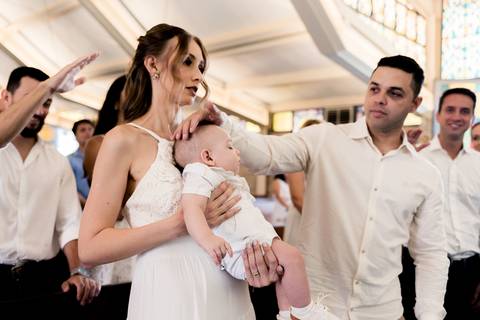 Momentos especiais do batizado infantil'