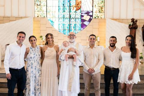 Registro da família durante batizado em BH'