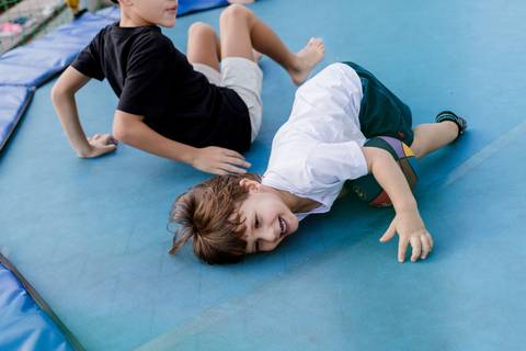 Crianças se divertindo em festa infantil em BH'