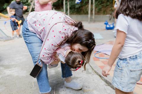 Crianças se divertindo em festa infantil em BH'