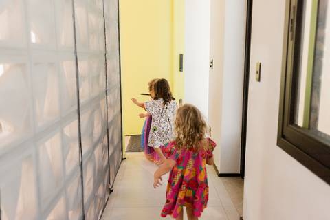 Crianças se divertindo em festa infantil em BH'