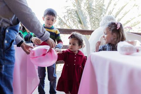 Fotografia infantil profissional em festa de aniversário'