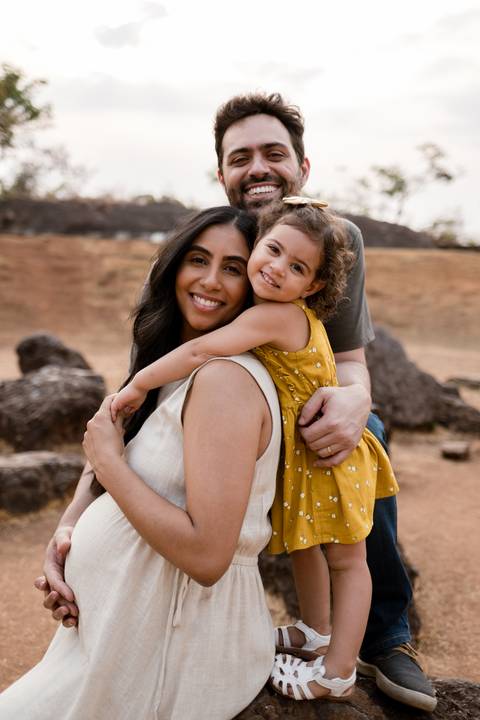 Ensaio de gestante com emoção e delicadeza'