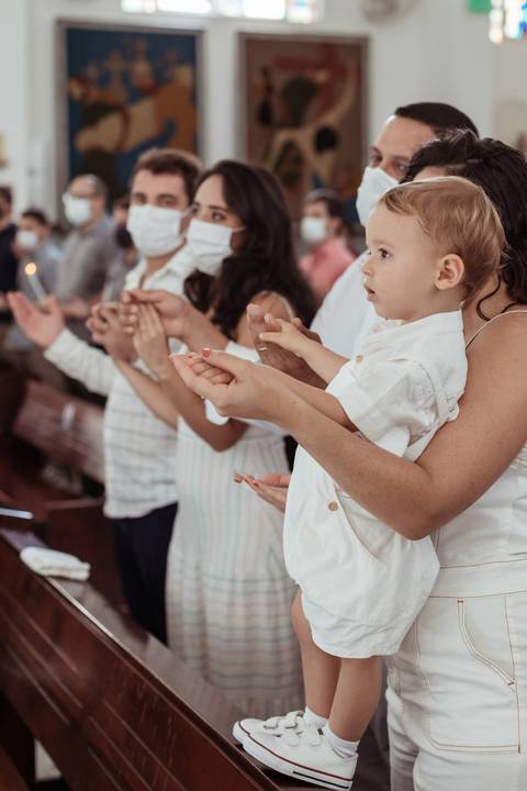 Cerimônia de batizado registrada com sensibilidade'