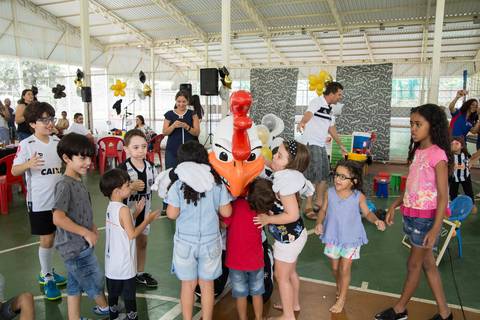 Entrada do Galão da Massa, na festa de aniversário infantil do Lorenzo, cujo tema era o tima de futebol.'