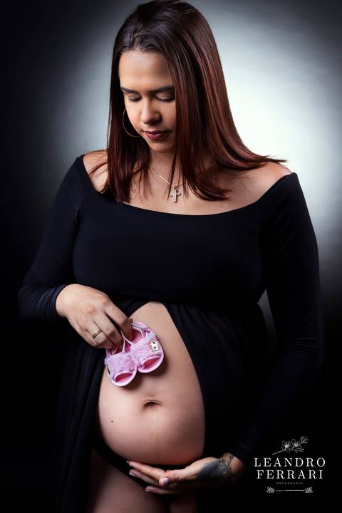 gestante com sapatinho '