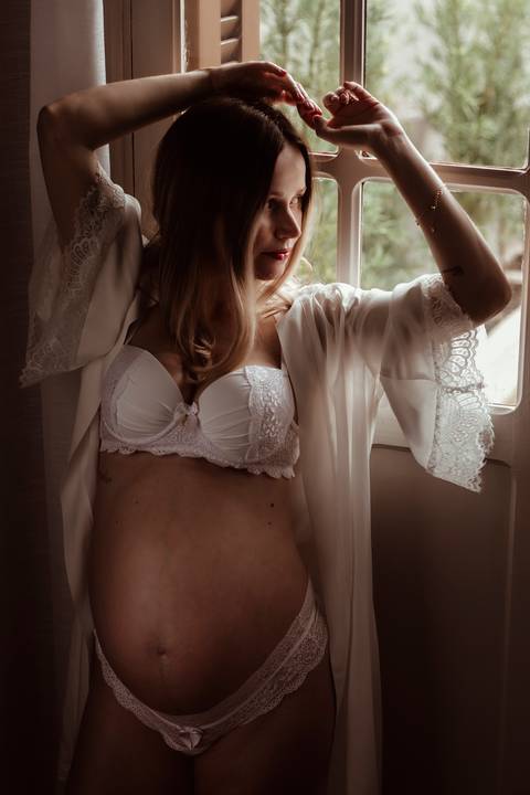 ensaio gestante janela e jardim '