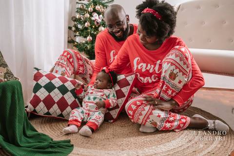 ensaio de natal em família de pijama '
