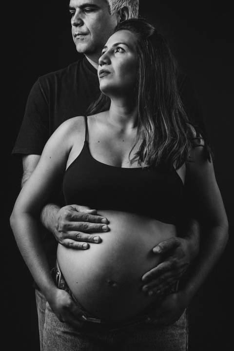 ensaio gestante preto e branco '