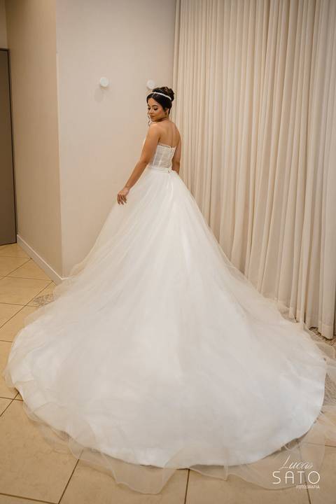 Vestido de noiva estilo princesa da Enlace da cidade de Carmo do Paranaíba-MG.'