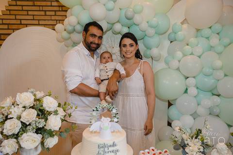 Roupa para batizado de bebês na Igreja Matriz de São Gotardo-MG.'