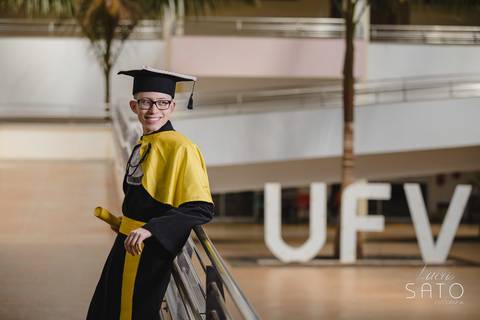 Ensaio de formatura na UFV campus Rio Paranaíba. Fotos realizadas pelo fotógrafo Lucas Sato da cidade de São Gotardo.'