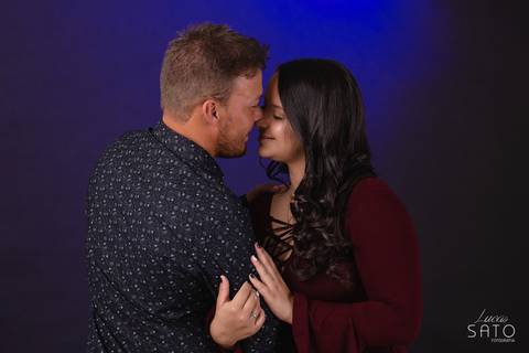 Ensaio de casal no Estúdio Lucas Sato em São Gotardo MG'