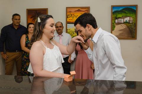Casamento Civil no Cartório de registro Civil de São Gotardo-MG.
Quando posso agendar o Casamento Civil?
R: até 90 dias antes da data pretendida.'