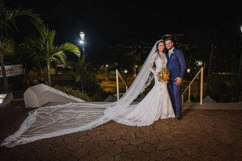 Foto na Igreja Matriz de São Gotardo-MG. Fotógrafo de Casamentos Lucas Sato.'
