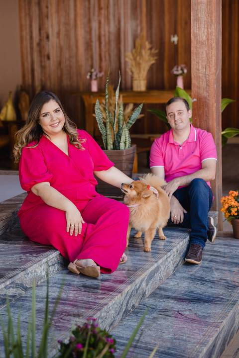 Ensaio de casal com o pet, realizado no Sítio da família em Rio Paranaíba-MG.'