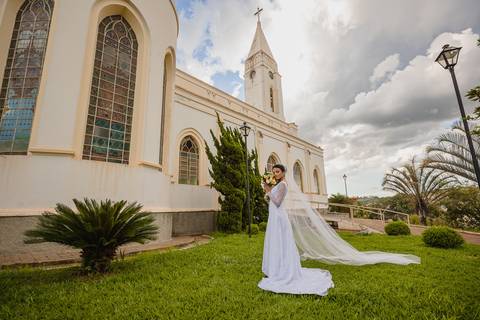 Igreja de São Sebastião ou matriz localizado na cidade de São Gotardo-MG. Fotografia de casamento em São Gotardo-MG.'