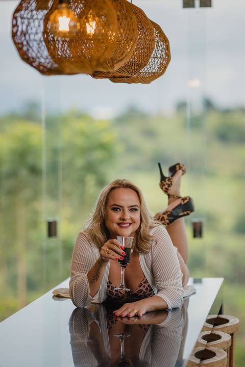 Empoderamento da mulher no Ensaio Feminino. Foto de Lucas Sato-Fotografia.'