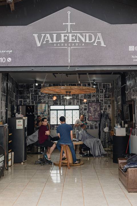 Barberia Valfenda do Alexandre localizado em São Gotardo, um local perfeito para a produção do Noivos e os padrinhos.'