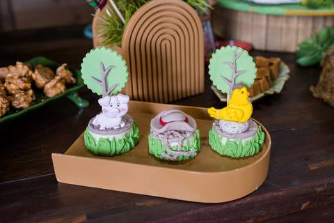 Doce personalizado na festa infantil de 1 ano do Pedro.'