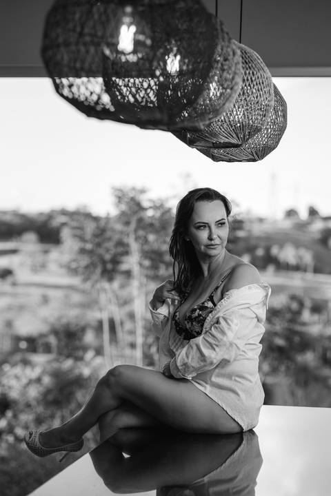 Ensaio sensual light para você se valorizar e levantar a auto-estima. Fotografia realizada pelo fotógrafo profissional Lucas Sato de São Gotardo-MG.'