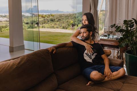 Ensaio de casal realizado no Sítio dos Sonhos em São Gotardo, fotografia por Lucas Sato.'