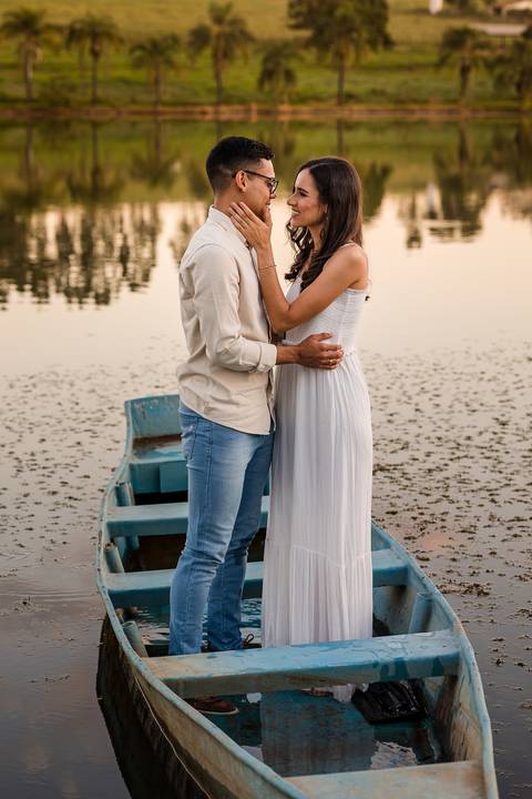 Ensaio com barco na cidade de Patos de Minas.'