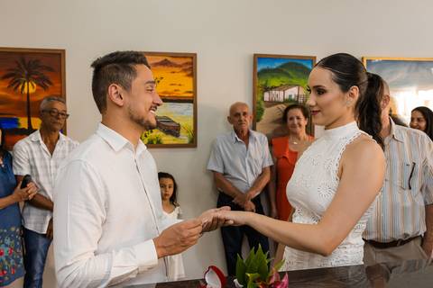 Fotógrafo especializado na fotografia de Casamento Civil em São Gotardo.'