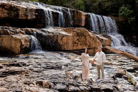 Cachoeira do Indaiazinho localizado em Santa Rosa da Serra, fotografia de Pre Wedding por Lucas Sato-Fotografia'