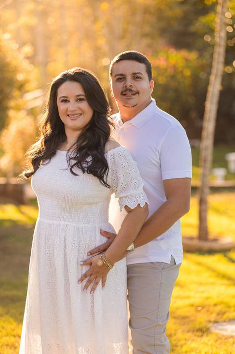 Retrato e pose de ensaio de casal. Fotógrafo Lucas Sato de São Gotardo-MG'