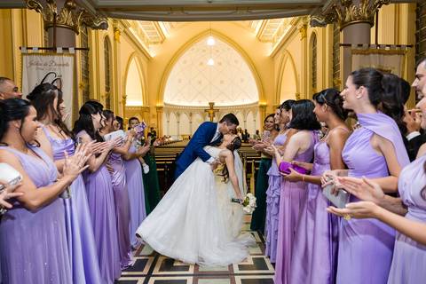 Casamento da Danielle e Rafael, realizada na Igreja Santa Terezinha ou Igreja Capuchinhos de Patos de Minas.'