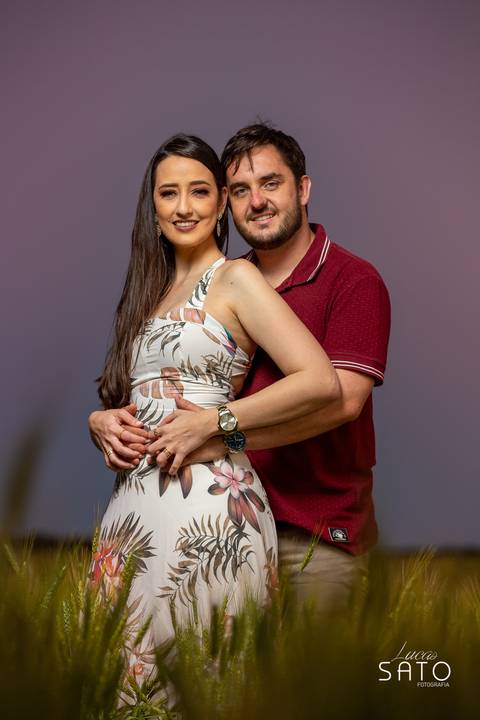 Fotos de ensaio no trigo na cidade de São Gotardo-MG. Pré wedding no trigo. #casalnotrigo #ensaionotrigo #ensaionatureza #correndonotrigo #casalapaixonado'