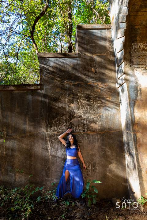 Ensaio feminino realizado na cidade de Serra da Saudade, menor município do brasil. Ensaio mulher 35 anos, são gotardo-mg, tunel da serra da saudade-mg'