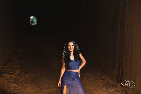 Ensaio feminino realizado na cidade de Serra da Saudade, menor município do brasil. Ensaio mulher 35 anos, são gotardo-mg, tunel da serra da saudade-mg'