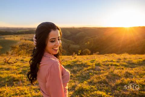 Ensaio feminino realizado na cidade de Serra da Saudade, menor município do brasil. Ensaio mulher 35 anos, são gotardo-mg, tunel da serra da saudade-mg'