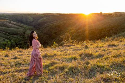 Ensaio feminino realizado na cidade de Serra da Saudade, menor município do brasil. Ensaio mulher 35 anos, são gotardo-mg, tunel da serra da saudade-mg'