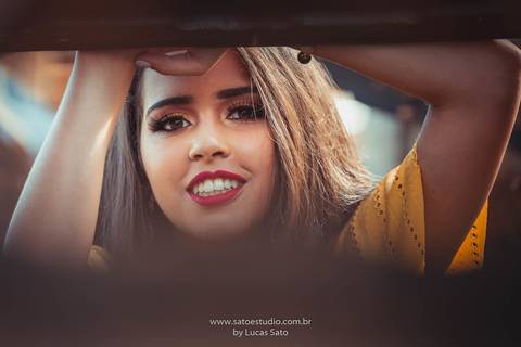 Fotografia de 15 anos na cidade de São Gotardo-MG. Ensaio foto, ensaio com flores. Ensaio 15 anos, book de 15 anosvelho em são gotardo-mg'