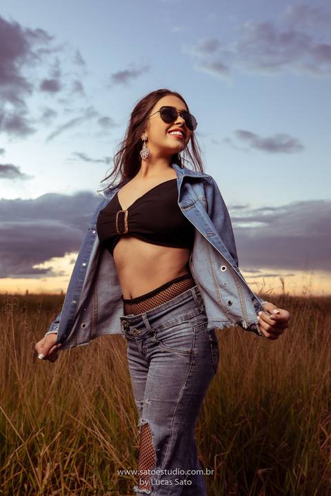 Ensaio 15 anos na cidade de sao gotardo-mg, ensaio com carro antigo, tumblr, tumblr sao gotardo, #modablogueirinha'