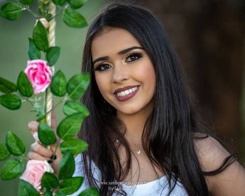 Ensaio na cidade de sao gotardo-mg, foto na arvore, book na natureza, 15 anos, tumblr, foto com balanço'