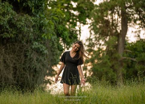 A fotografia de 15 anos realizado na cidade de São Gotardo-MG. Ensaio externo, Ensaio 15 anos. 
#15anos #fotofeminina #fotografiadebook  #ensaiocombalanço #fotografiade15anos #ensaio15anos #vestido15anos #vestidoparaensaio #15anosfoto'